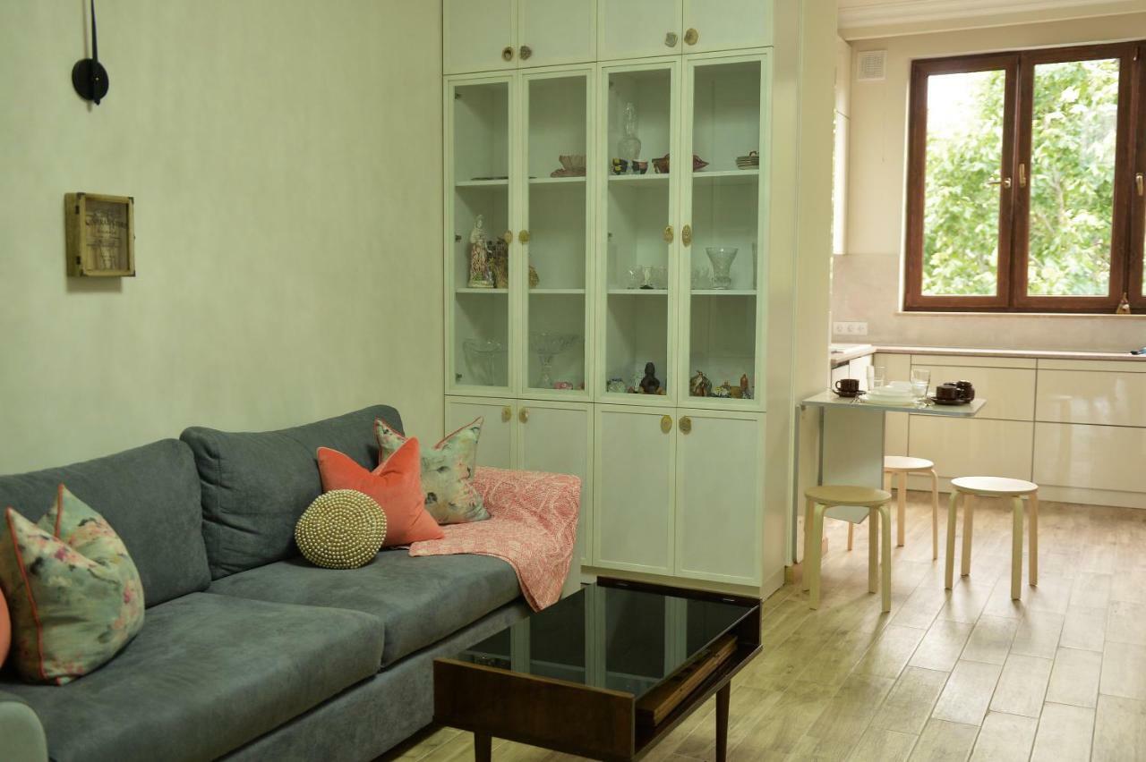 Spacious Modern 2 Bedrooms Apartment In Central 예레반 외부 사진